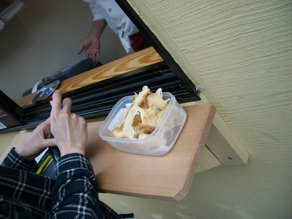 http://www.shintoko.jp/engblog/archives/images/2007/04/070410_taiyaki04.jpg