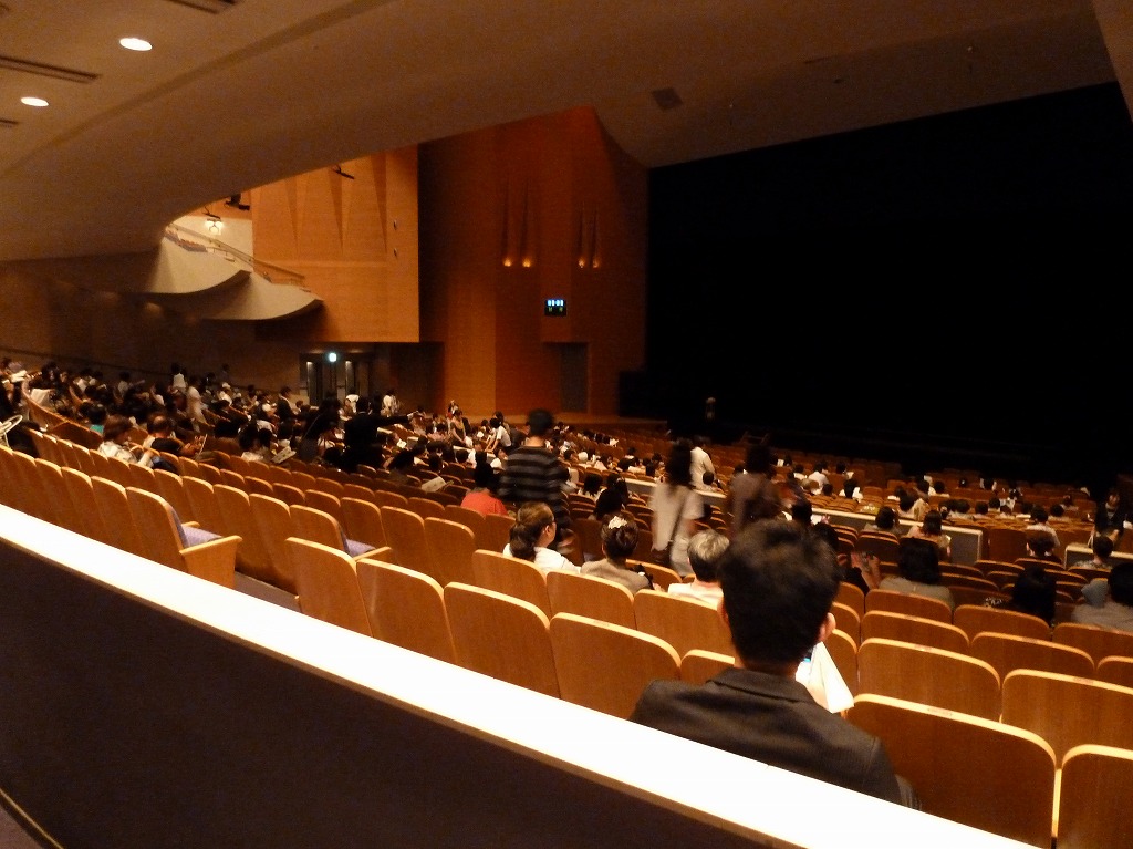 http://www.shintoko.jp/engblog/archives/images/2010/09_1/100917_chorusline012.jpg