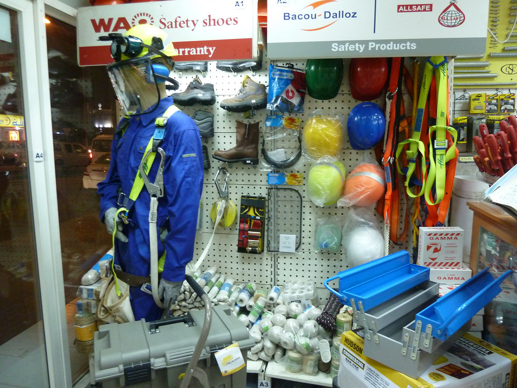http://www.shintoko.jp/engblog/archives/images/2011/07/110729_safetyshop158s.jpg