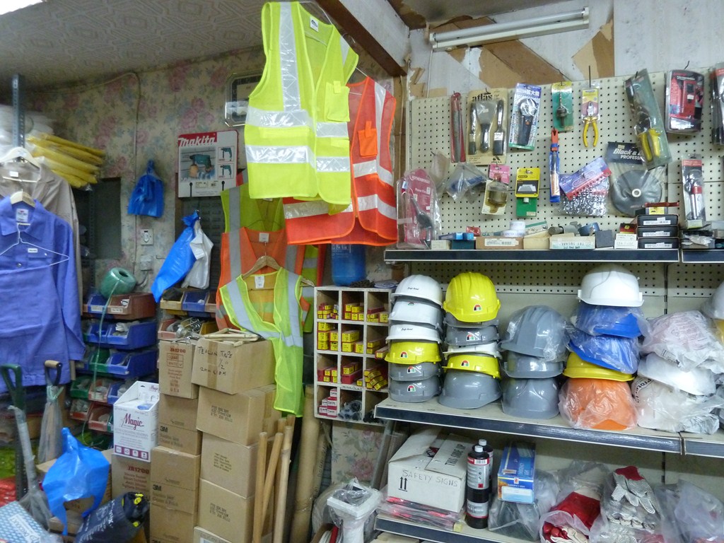 http://www.shintoko.jp/engblog/archives/images/2011/07/110729_safetyshop165.jpg