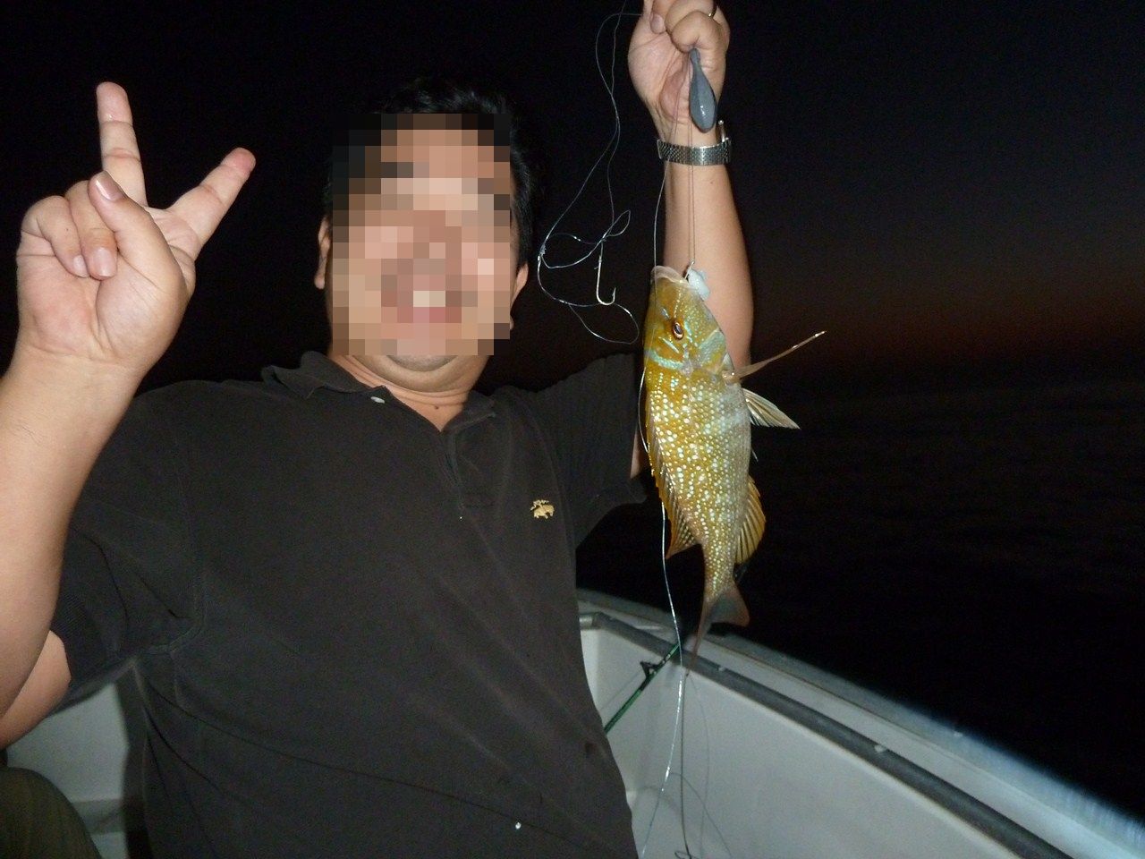 http://www.shintoko.jp/engblog/archives/images/2011/10/111028_qatarfishing929.jpg