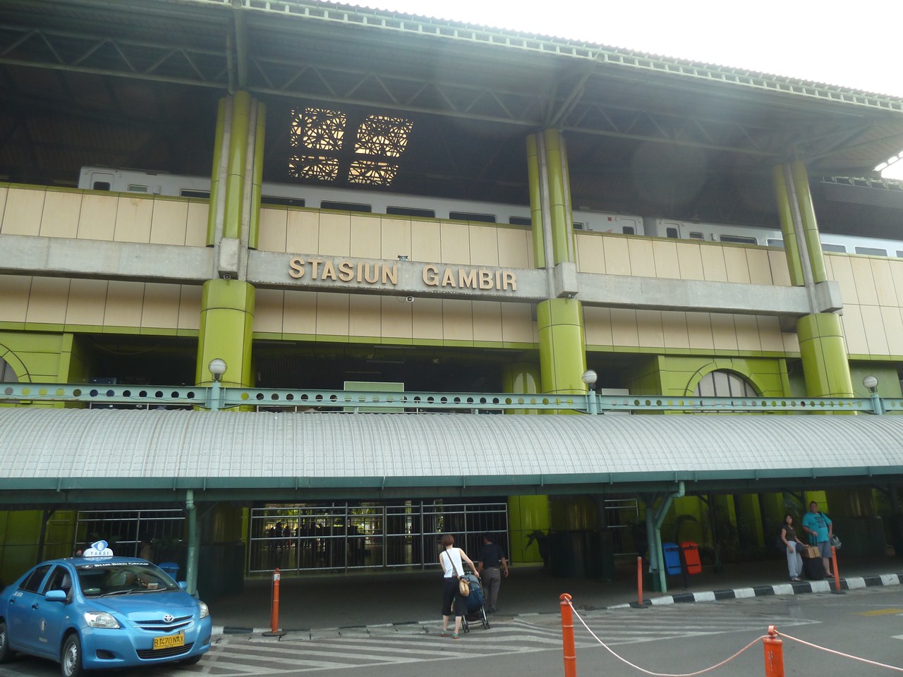 http://www.shintoko.jp/engblog/archives/images/2012/10/121026_bandungkeretaapi308.jpg