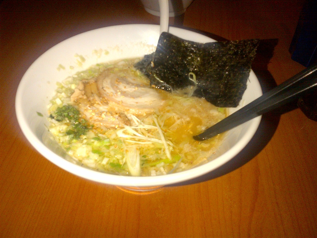 http://www.shintoko.jp/engblog/archives/images/2012/10/121030_ramen180488.jpg