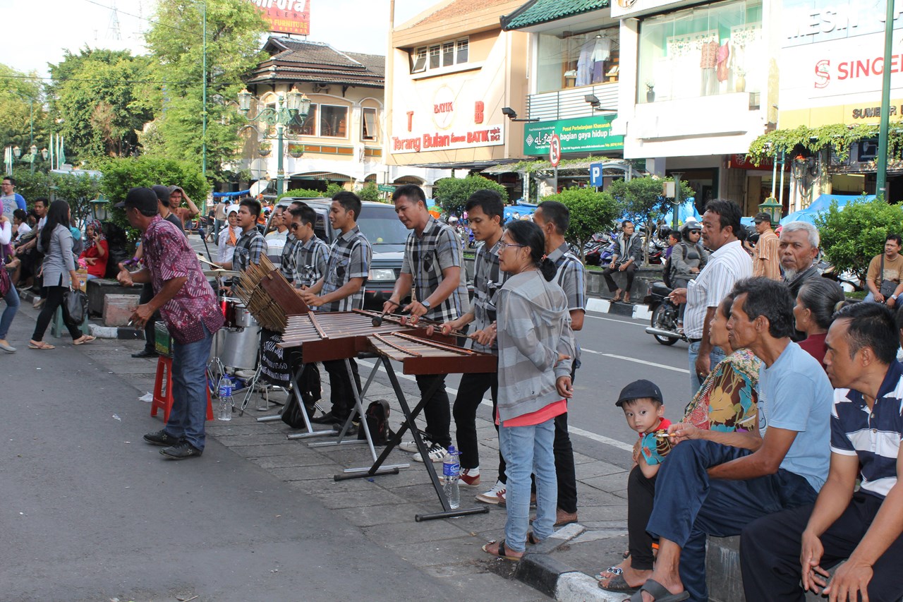 http://www.shintoko.jp/engblog/archives/images/2012/11/121115_yogyakarta2004.jpg