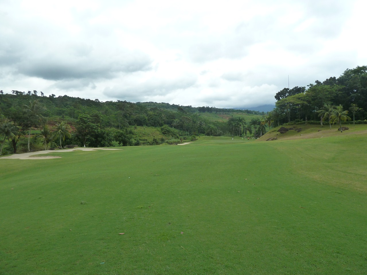 http://www.shintoko.jp/engblog/archives/images/2013/02/130217_gununggeulisgolf224.jpg