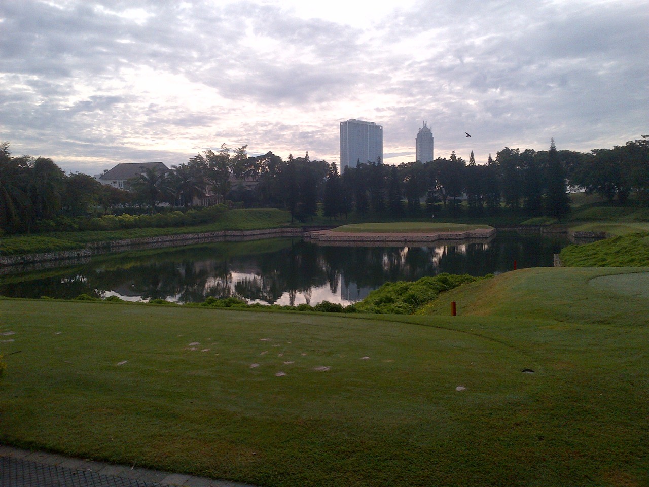 http://www.shintoko.jp/engblog/archives/images/2013/05/130518_imperialgolf02357.jpg