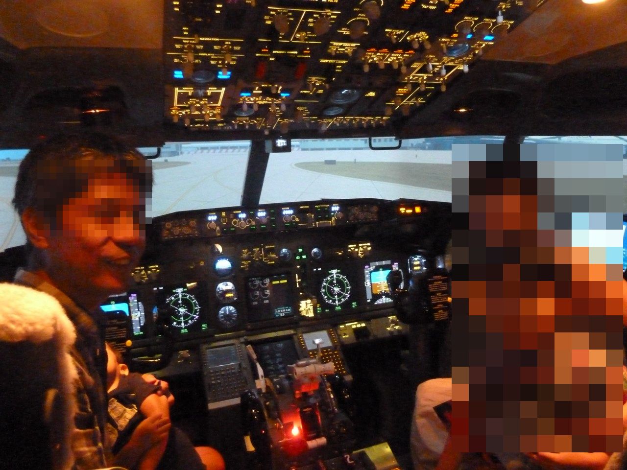 http://www.shintoko.jp/engblog/archives/images/2013/05/130519_flightexperience0380.jpg