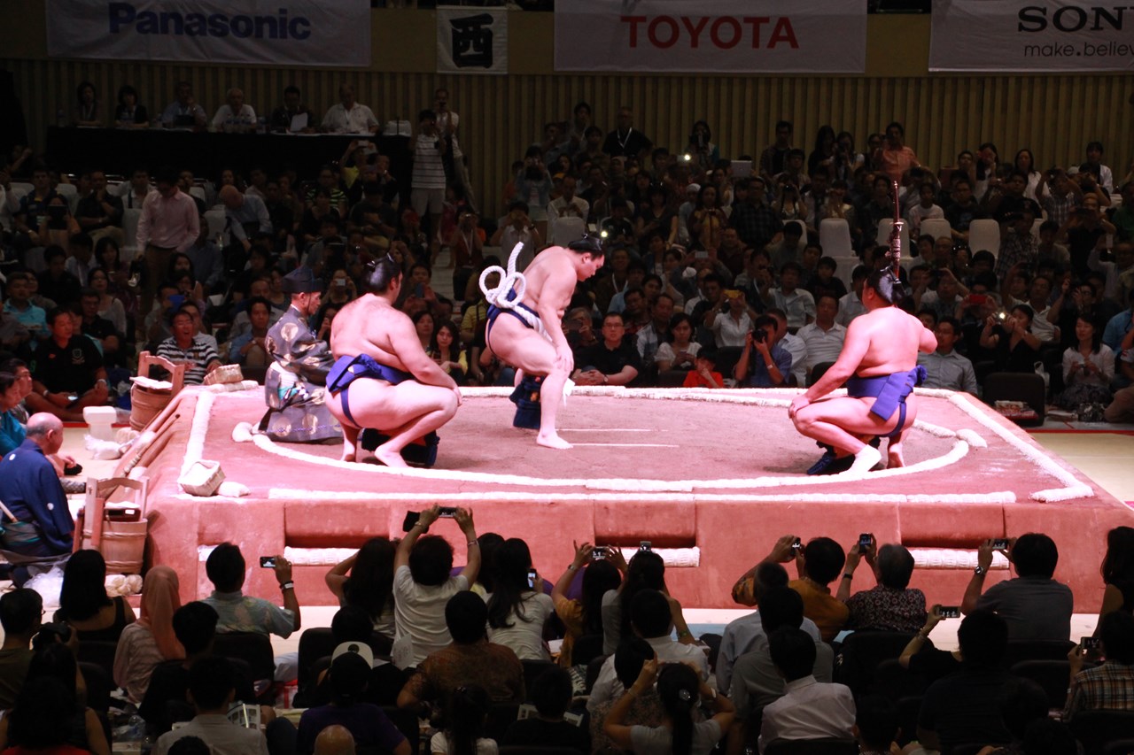 http://www.shintoko.jp/engblog/archives/images/2013/08/130824_sumotournamentjakarta_5241.jpg