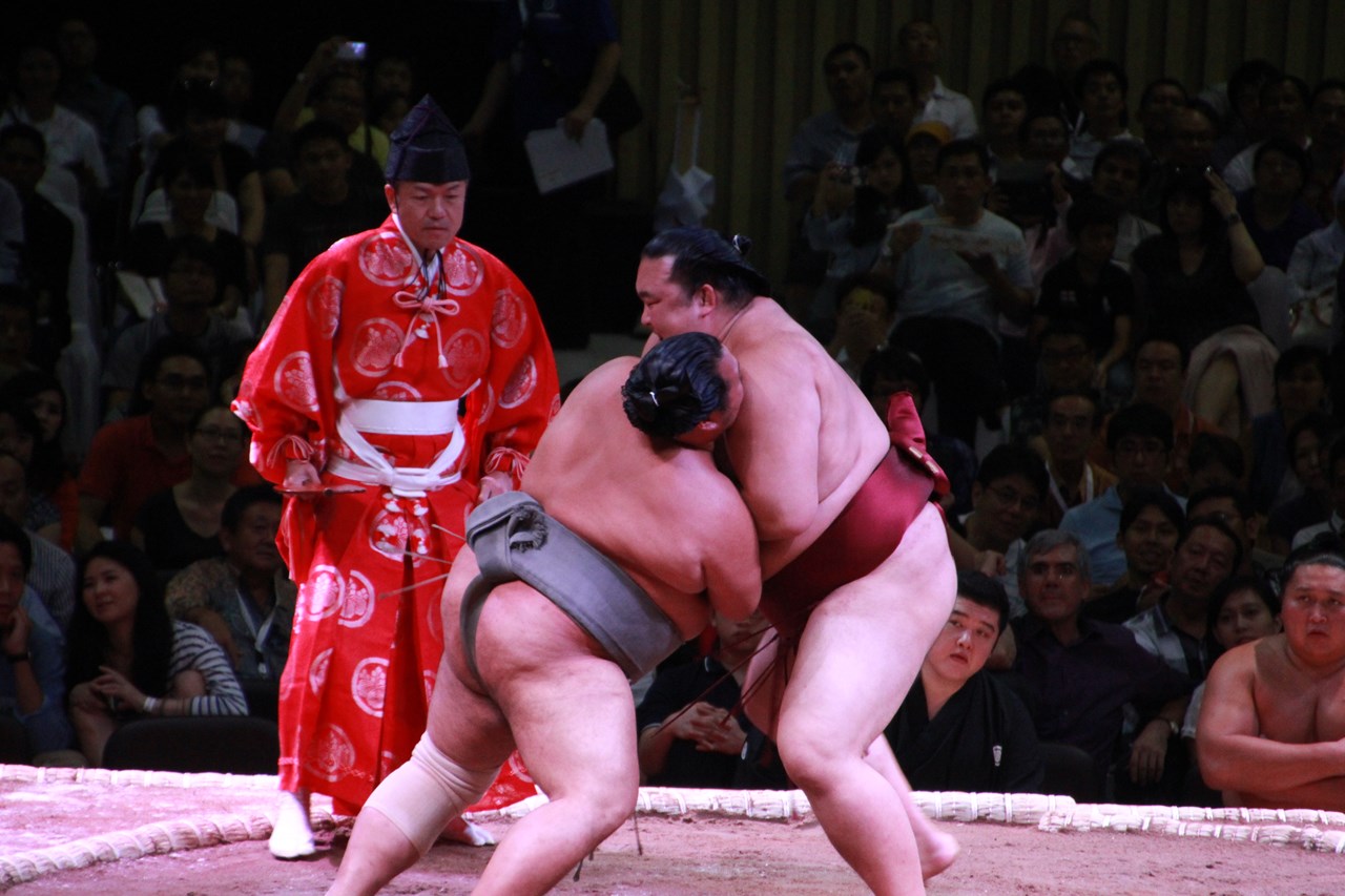 http://www.shintoko.jp/engblog/archives/images/2013/08/130824_sumotournamentjakarta_5295.jpg